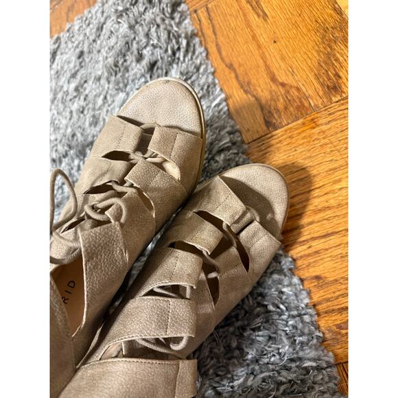 Torrid Tan Laceup Block Heel shoes size 8 - Picture 6 of 6